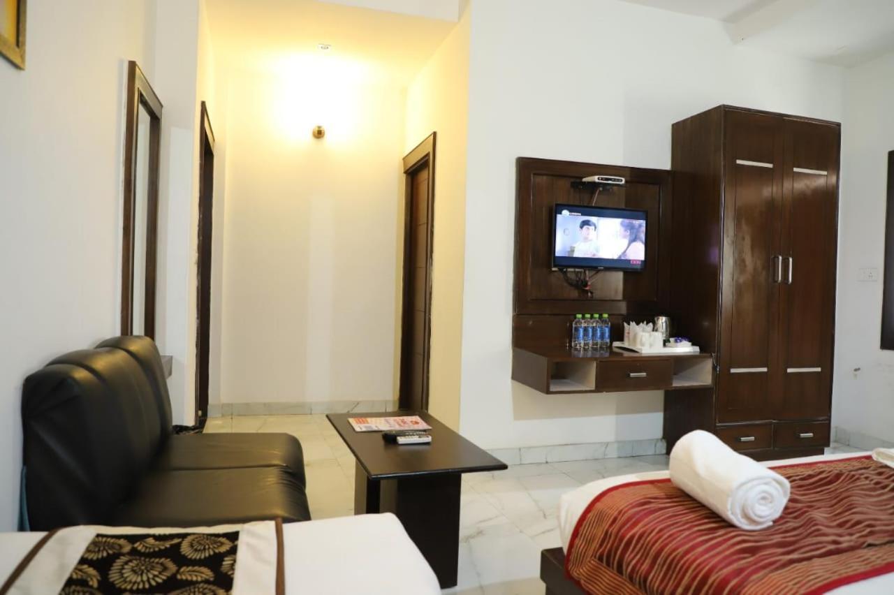 Hotel Tara Palace By Goyal Hoteliers Agra (Uttar Pradesh) Exterior foto