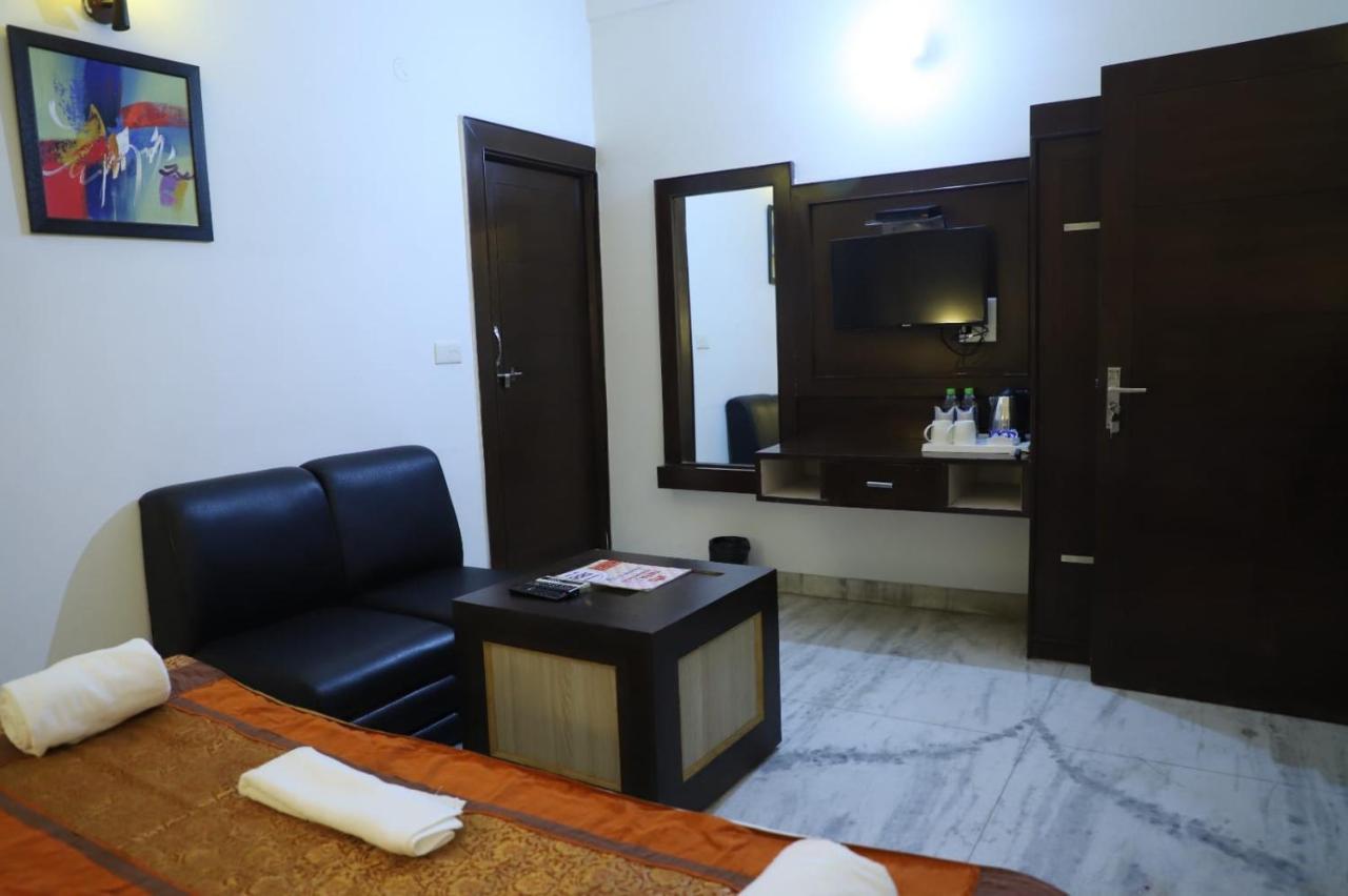 Hotel Tara Palace By Goyal Hoteliers Agra (Uttar Pradesh) Exterior foto