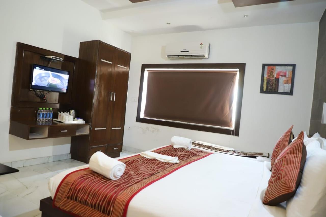 Hotel Tara Palace By Goyal Hoteliers Agra (Uttar Pradesh) Exterior foto