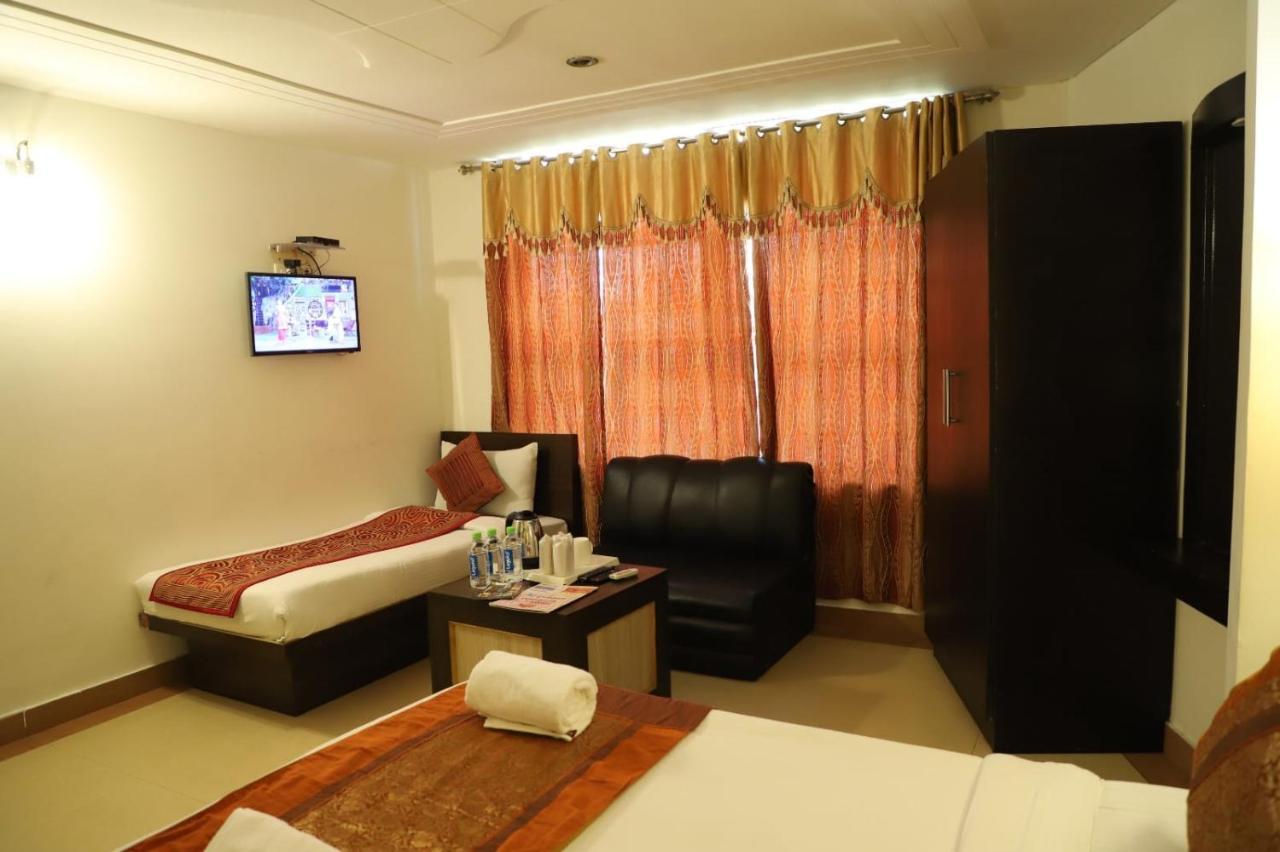 Hotel Tara Palace By Goyal Hoteliers Agra (Uttar Pradesh) Exterior foto